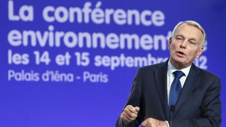 Ayrault-ConférenceEnvironnementale