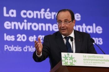 Hollande-conference-environnementale-2013