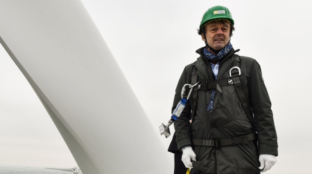 Hulot_éolienne