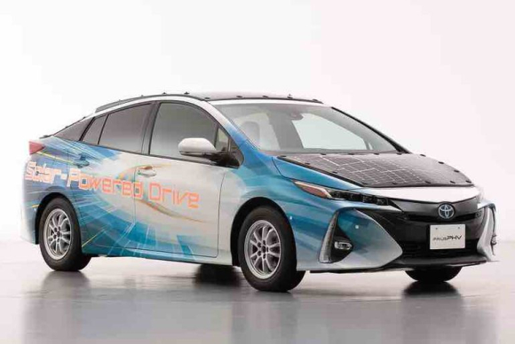 Toyota_Prius_Solaire