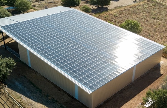 Hangar_Toiture_Solaire_Dhamma_Energy