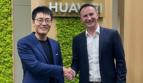 Weiliang_Shi_Huawei-Stephane_BOHBOT_INNOV8