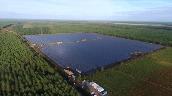 Solar-Farm-Labrit-Engie-Iliad