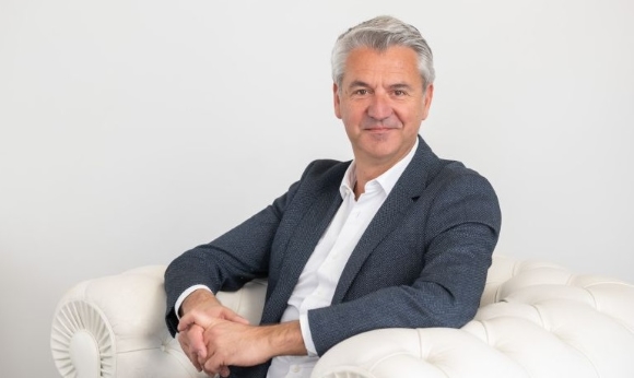 Bertrand Dellinger Apex