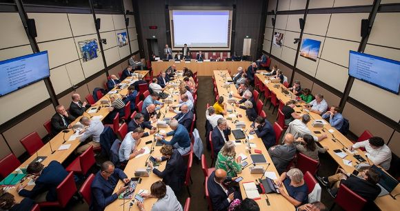 Com Affaires Economiques AN