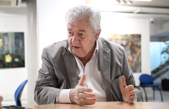 AJ Moratoire 580 AJ Moratoire 580